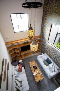 Exclusive Luxury Home with Rooftop Jacuzzi