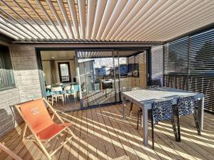 Chalets Chalet de standing 6 pers - Piscine chauffee - Proche plage - WIFI - Parking - Terrasse privee - FR-1-361-476 : photos des chambres