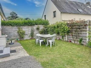 Maisons de vacances Maison renovee 3 chambres, proche mer, jardinet equipe, centre-ville - FR-1-361-464 : photos des chambres