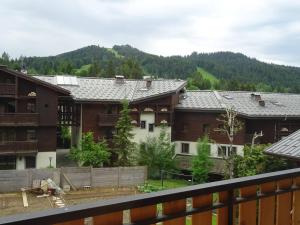 Appartement Lumineux aux Gets - 3 Pièces, 6 Pers, Balcon, Parking, WiFi, Près des Commerces et Pistes - FR-1-802-31