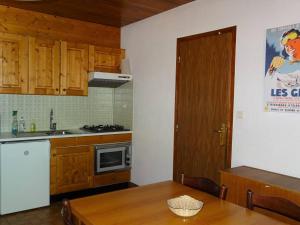 Appartement T2 aux Gets, Centre-Ville, 4 Pers., WIFI, DrapsServiettes Inclus, Proche Commerces et ESF - FR-1-802-14