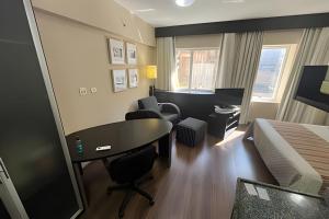 Flat R. Maestro Cardim Benef Portuguesa (Apto 110)