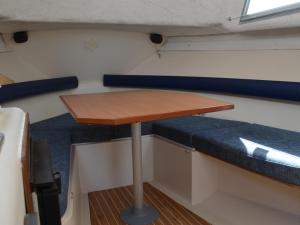 Bateaux Sejour Insolite sur un Bateau Confortable pour 2 a Digoin, Proche Commerces et Gare - API-1-46-9 : photos des chambres