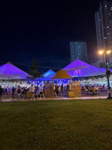 Spacious 2-bedroom Corner Unit across Shangri-La