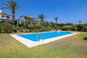 Marbella, Close to the Beach, Shared Pool, 5 Bedrooms