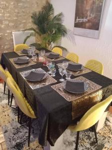 Maisons de vacances Grande maison en pierre au coeur du village provencal du XIe siecle 10 personnes : photos des chambres