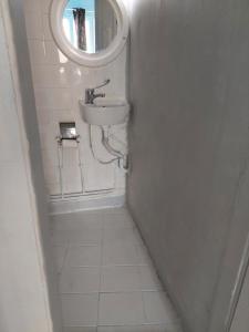 Share room thissio nearby Acropolis