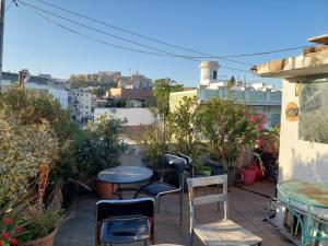 Share room thissio nearby Acropolis