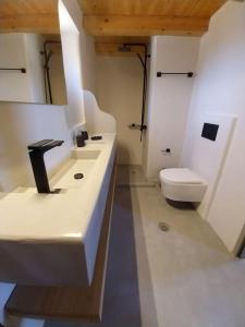 Traditional house in Kalamos