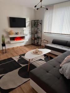 Goldy central beach apartment with private garden Burgas