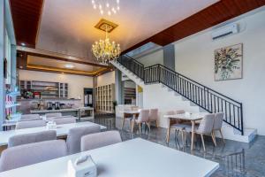 Grand Valonia Hotel Cafe & Park Jember