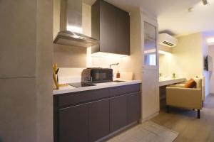 Luxury Oasis in Makati with Balcony