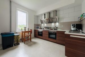 Haus Sonnblick - Gruppenhaus - bis zu 42 Personen - großer Gemeinschaftsbereich - Billiard - Soccer - Dart - Garten