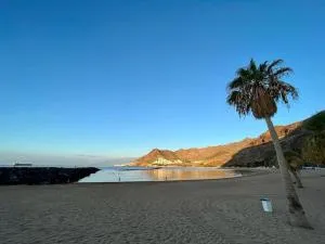Piso entero y acogedor a solo 5 min de la playa - El Roque