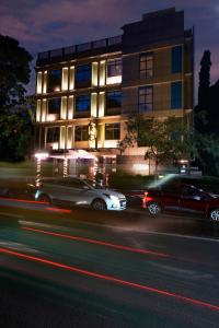 Cross Roads Inn