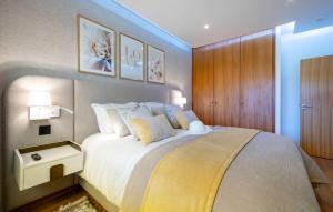 Romantic with private Hot Tub & Parking - big pool - Marina access