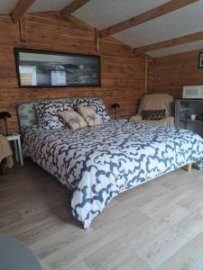 Campings Chambre dans chalet entre terre et mer : photos des chambres