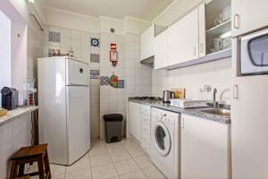 Near Beach - Family - Sleeps 4 - WiFi - Parking