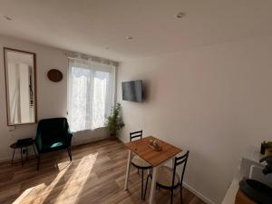 Studio -La madeleine- proche Gares de Lille