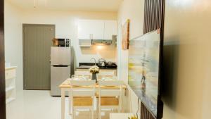 Air-Conditioned 2BR Stylish Condo in Puerto Princesa with Parking - B1 5Kunzite