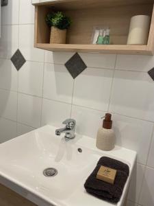 Studio -La madeleine- proche Gares de Lille