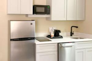 Efficiency King Suite with Sofa Bed - Non Smoking room in Comfort Suites Columbia Gateway