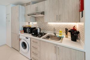 Chic Studio Private Beach Infinity Pool Palm