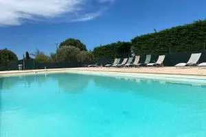 04B2 Beautiful studio in a mas provençal - pool - Entrevennes