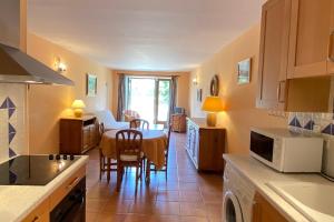 Appartements 04B2 Beautiful studio in a mas provencal - pool : photos des chambres