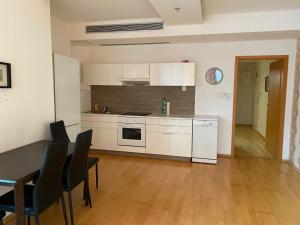 apartmán 21-th floor Bratislava Petrzalka (building Vienna Gate)