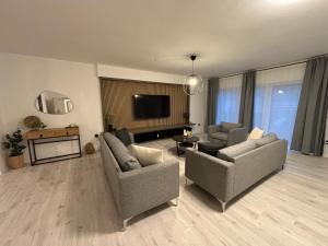 200qm - 9 rooms - Parkplatz - 3 Bäder - MalliBase Apartments
