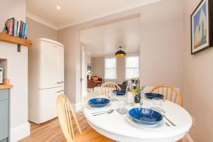 The Old Chemist - Viking Bay Getaway