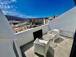 Los Cristianos Oasis, Modern Beachside Duplex