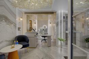 Empire Platinum Suites-Luxury Aparthotel Central Delhi