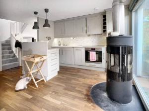 3 Bed House in central Richmond with driveway parking