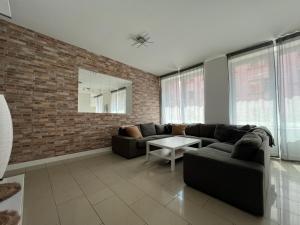 3 Bedroom, 160 qm, Balcony, Center