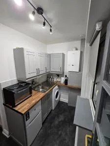 Raheen Studio - Landsdowne Bridge