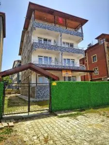 Arasya Pansiyon - 阿瓦