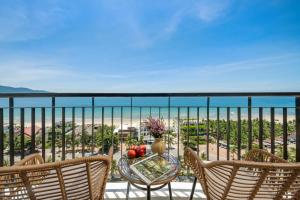 Phòng Deluxe Giường Đôi/2 Giường Đơn Có Ban Công (Deluxe Double or Twin Room with Balcony)