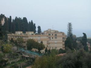 Appartements Appartement Calme avec Terrasse et Parking a 5 min de la Mer a Menton - FR-1-196-203 : photos des chambres