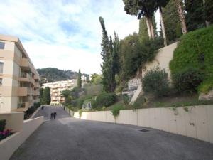 Appartements Appartement Calme avec Terrasse et Parking a 5 min de la Mer a Menton - FR-1-196-203 : photos des chambres