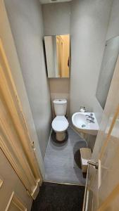 Lovely apt sleeps 8 close to ctr