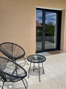 Maisons de vacances Auberge de Planzolles : Chambre Double avec Terrasse