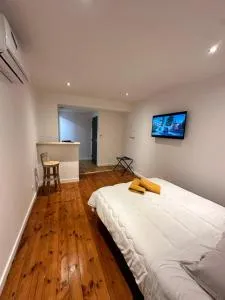 Chambre2 face au donjon - Échebrune