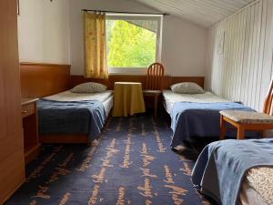 ZACISZNY DOMEK Z OGRODEM NAD MORZEM