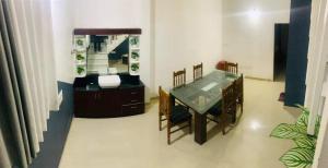 Wild Wagon Service Villa