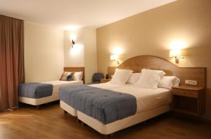 Double Room with Extra Bed (3 Adults) room in Hotel Maruxia *** Superior