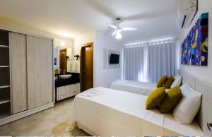 Casa com piscina, churrasqueira e estacionamento