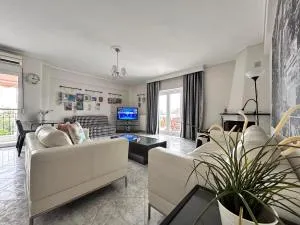 Sea Breeze IV Apartment - Skála Neón Epivatón