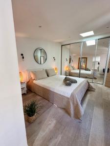 GORGEOUS BRAND NEW 2 BEDROOMS